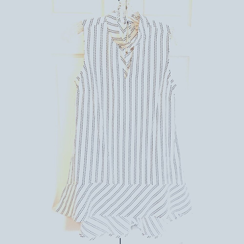 Chico's 0 (S) Sleeveless Ruffle Hem Keyhole Neckline Striped Tunic Hi-Low Hem